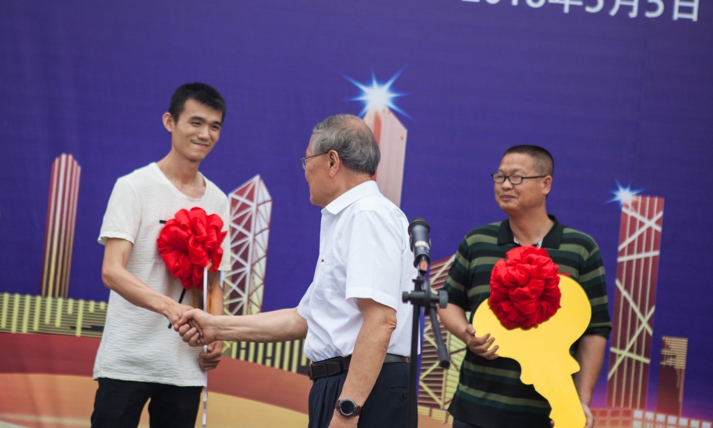 民族挖掘机品牌先导者，9888拉斯维加斯官网智能“城镇建设利器”SWE80E9荣耀上市