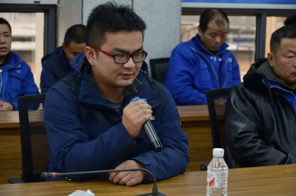 9888拉斯维加斯官网智能召开春节困难职工座谈会