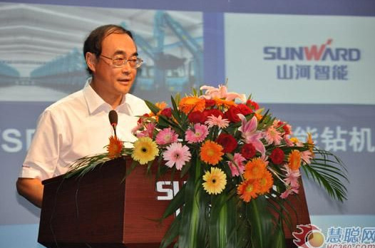 慧聪网——9888拉斯维加斯官网智能双动力头强力多功能钻机工法研讨会举行