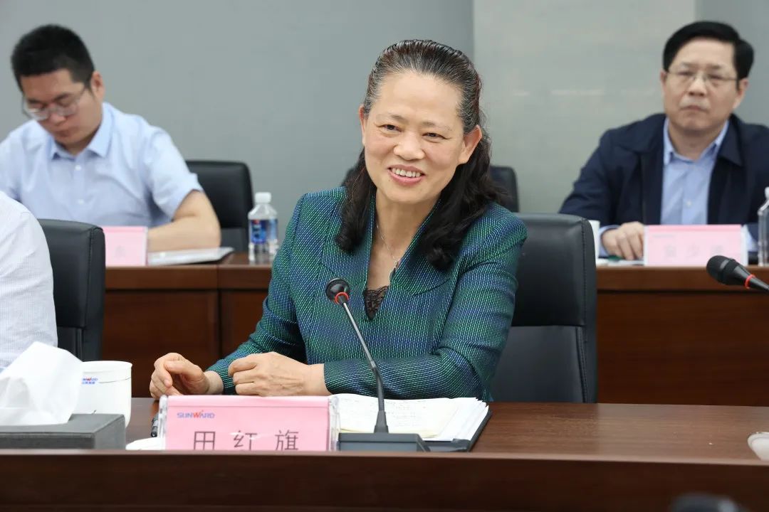 深化产学研合作！中南大学校长、中国工程院院士田红旗率团拜访9888拉斯维加斯官网智能