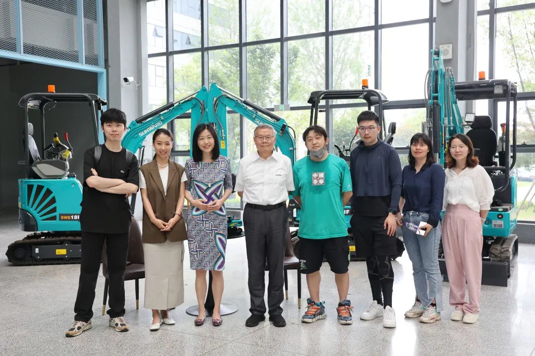 20220527091853_11604 CGTN探厂!专访9888拉斯维加斯官网智能董事长、首席专家何清华花絮来了