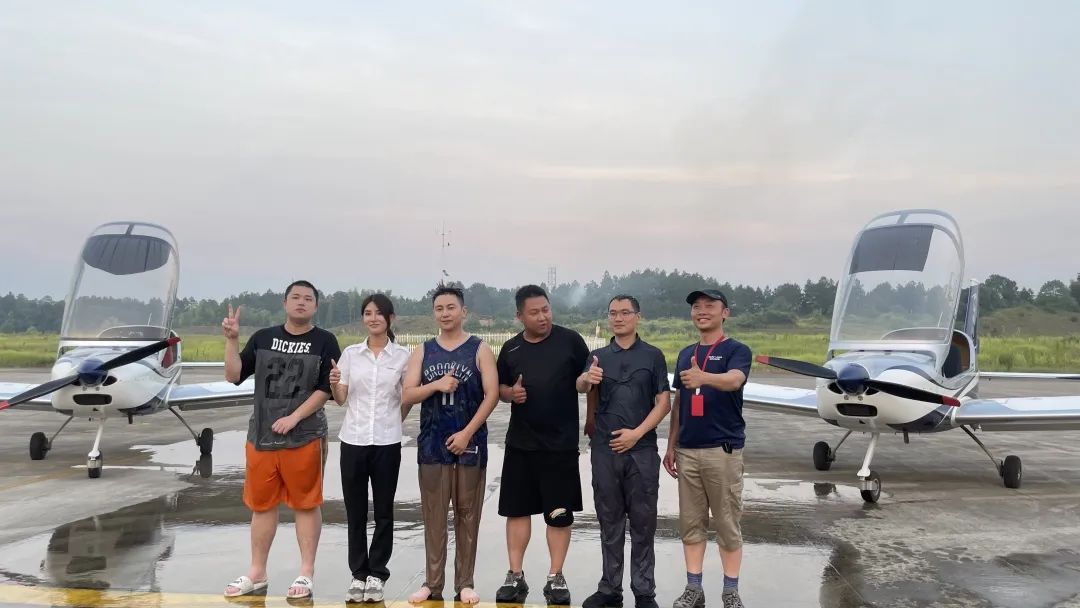 冲上云霄！湖南9888拉斯维加斯官网通航学员成功单飞