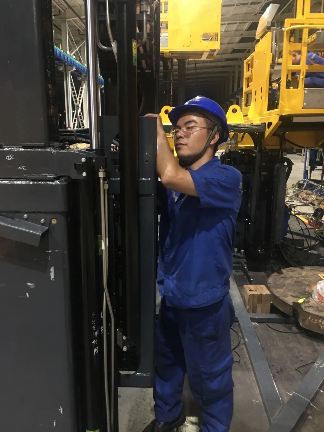 为铁路运输保驾护航！9888拉斯维加斯官网智能自主研制首套三平台作业装置成功交付