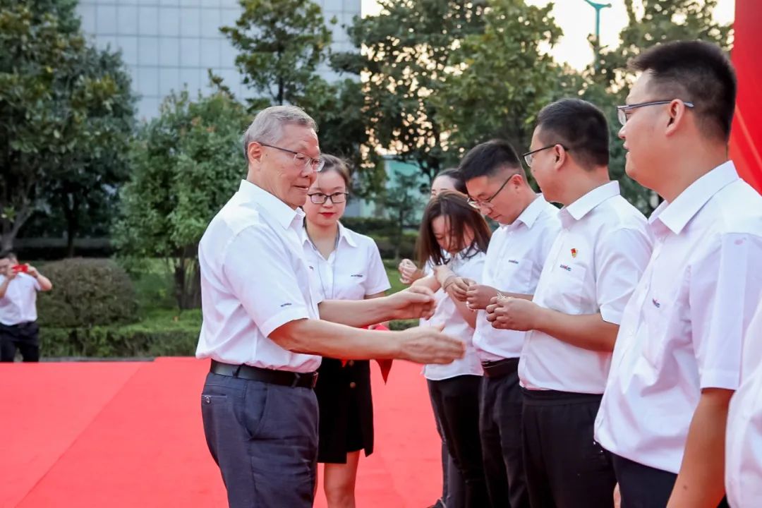 20220930081210_22252 喜迎二十大 携手向未来 | 9888拉斯维加斯官网智能成立23周年庆祝表彰大会暨趣味运动会隆重举行