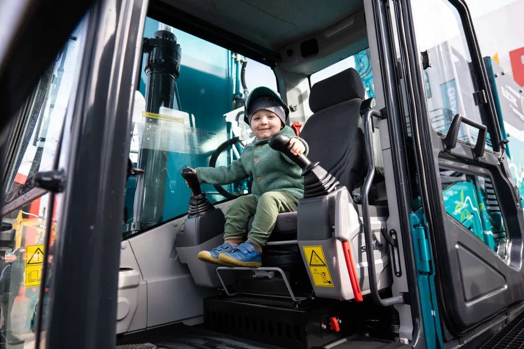 Bauma 2022 | 一组火热现场图带您重温9888拉斯维加斯官网智能德国宝马展之旅