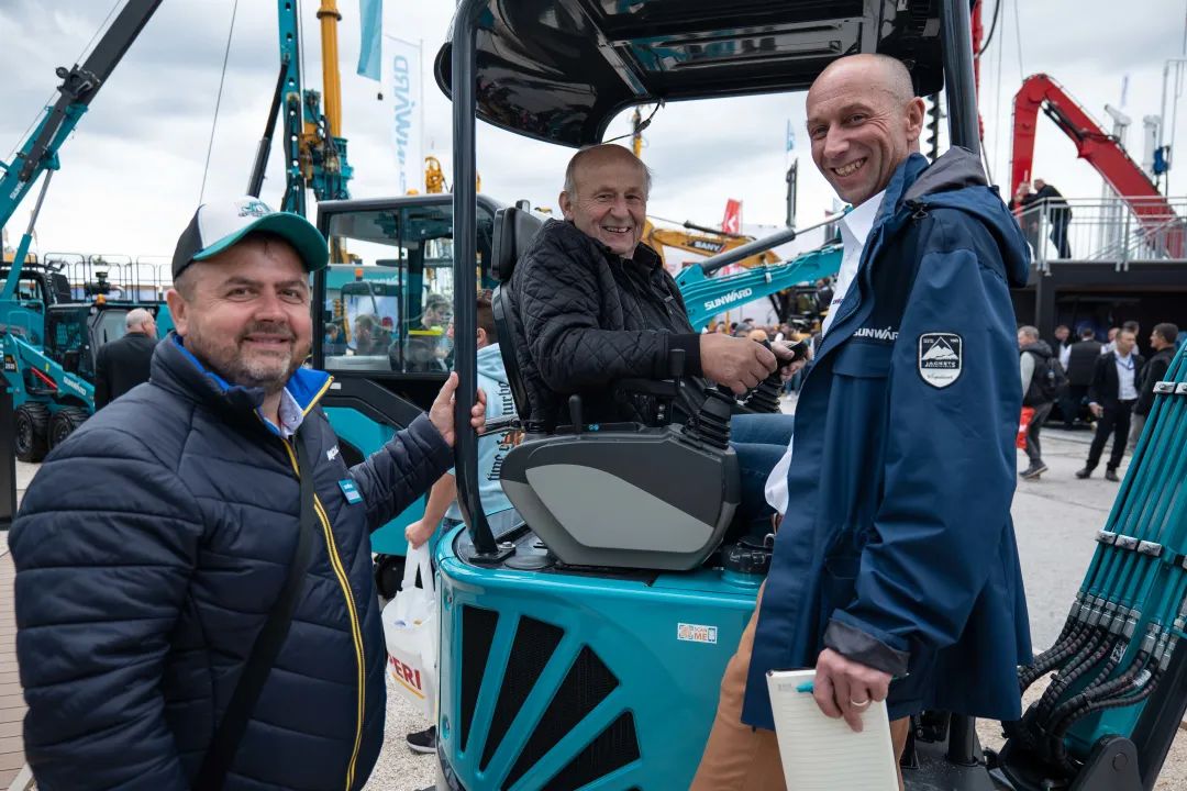 Bauma 2022 | 一组火热现场图带您重温9888拉斯维加斯官网智能德国宝马展之旅