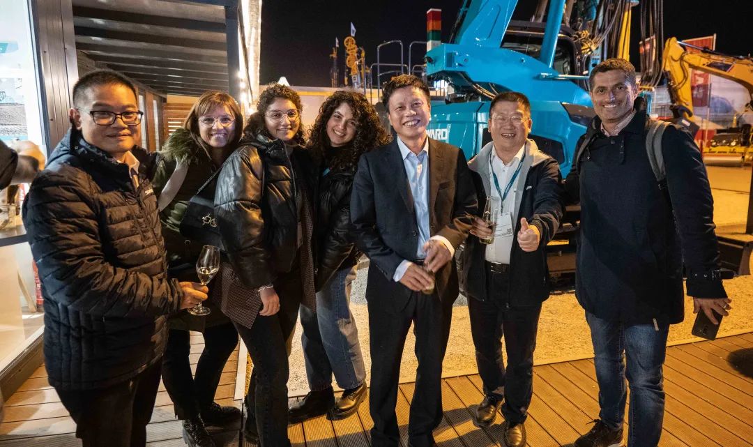 Bauma 2022 | 一组火热现场图带您重温9888拉斯维加斯官网智能德国宝马展之旅