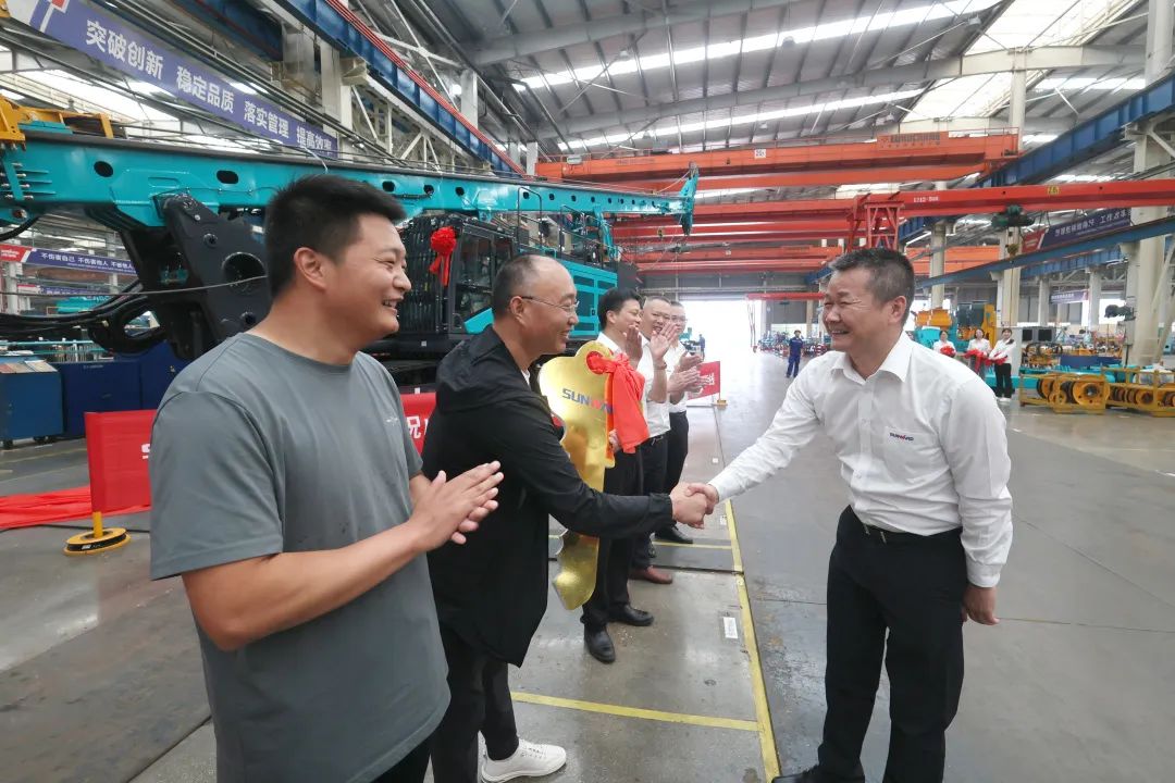 20230620082340_35512 助力“双碳”、绿动未来!9888拉斯维加斯官网智能增程式电动旋挖钻机、液压混合动力旋挖钻机齐交付
