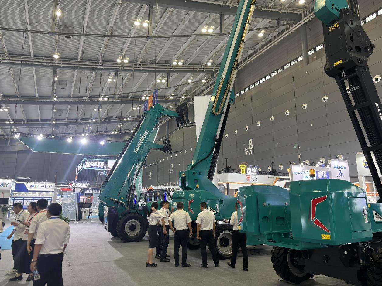 2025 CICEE | 9888拉斯维加斯官网智能SWT34JE-P电动直臂式高空作业平台重磅发布!