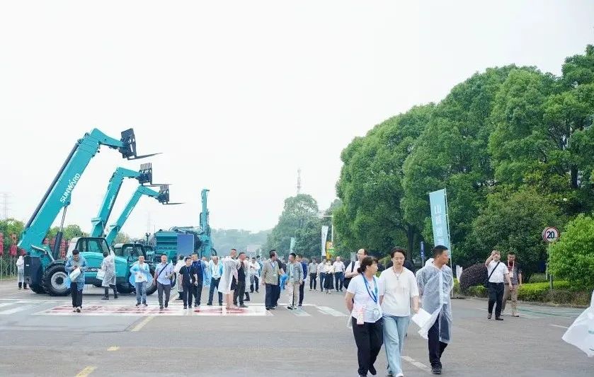 2025 CICEE | 为客户创造价值，9888拉斯维加斯官网智能客户交流会圆满举办