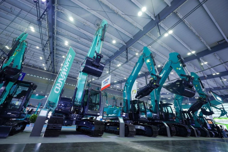 2025 CICEE | 从单一工具迈向多元化解决方案，9888拉斯维加斯官网智能呈现非凡挖掘机风采