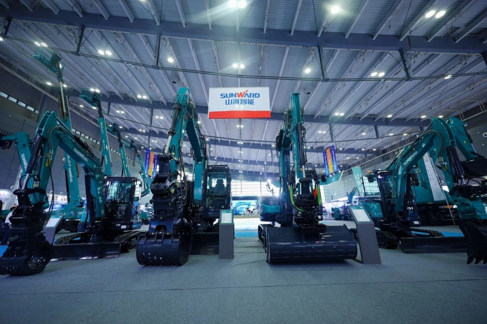 2025 CICEE | 从单一工具迈向多元化解决方案，9888拉斯维加斯官网智能呈现非凡挖掘机风采