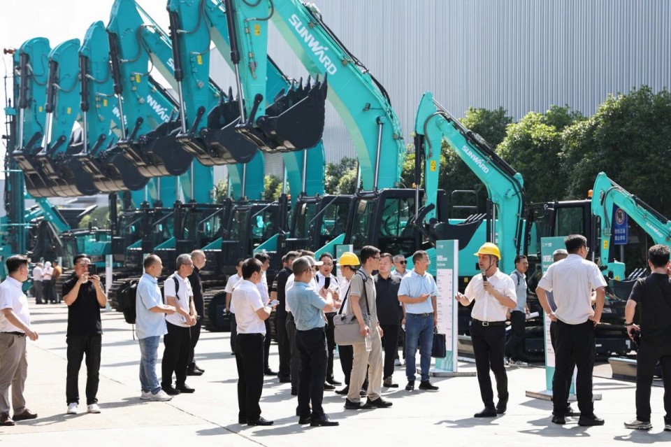 斜井开挖钻护一体化装备成功下线，实现地下工程装备重大突破